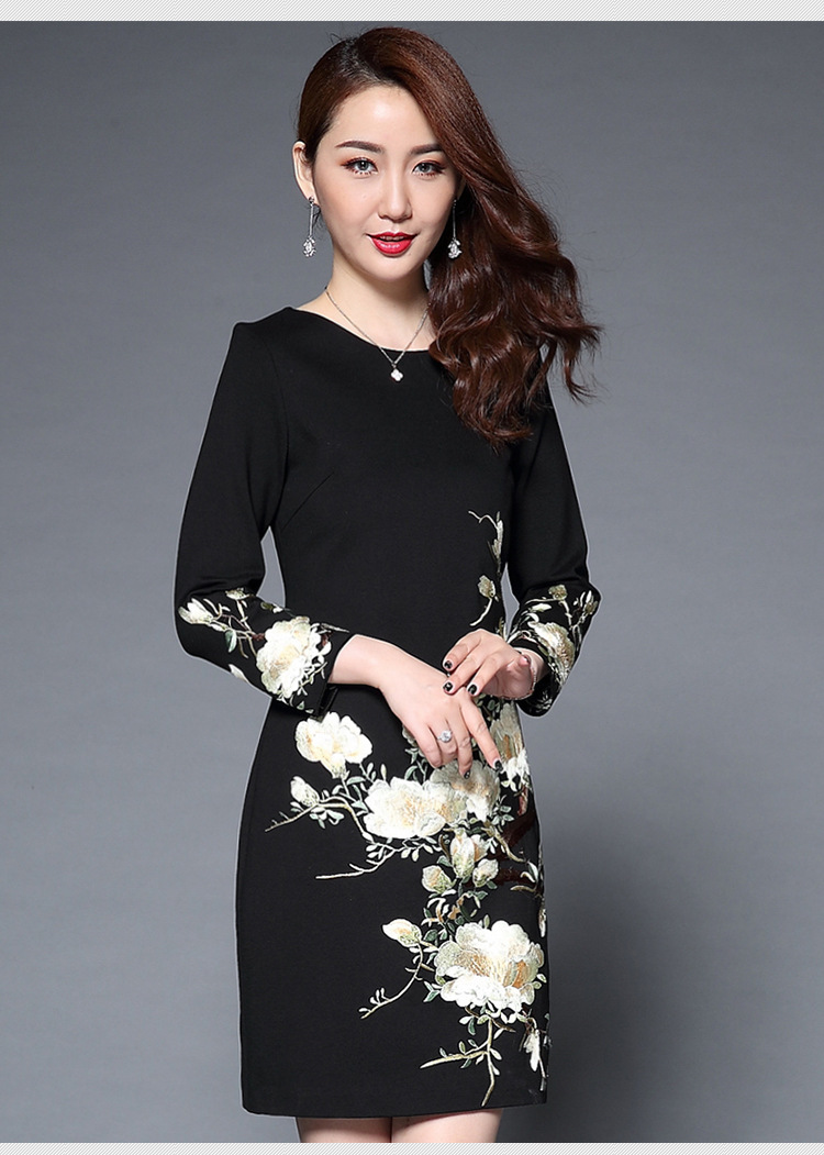 2018春季新款女装刺绣妈妈连衣裙秋冬品牌