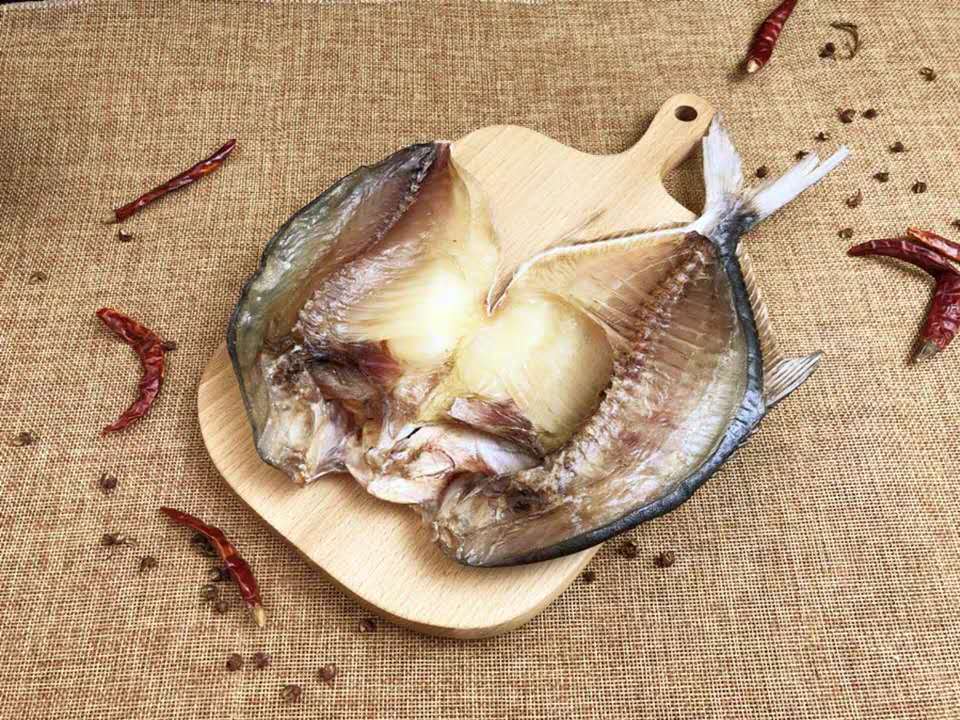 淡晒金昌鱼鱼干深海鱼干咸鱼金鲳鱼干金 仓鱼台山特产金鲳鱼片100元3