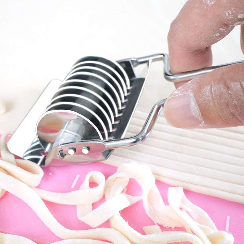 家用手动切面器面条机压面机不锈钢切面刀做面条的模具切面条神器