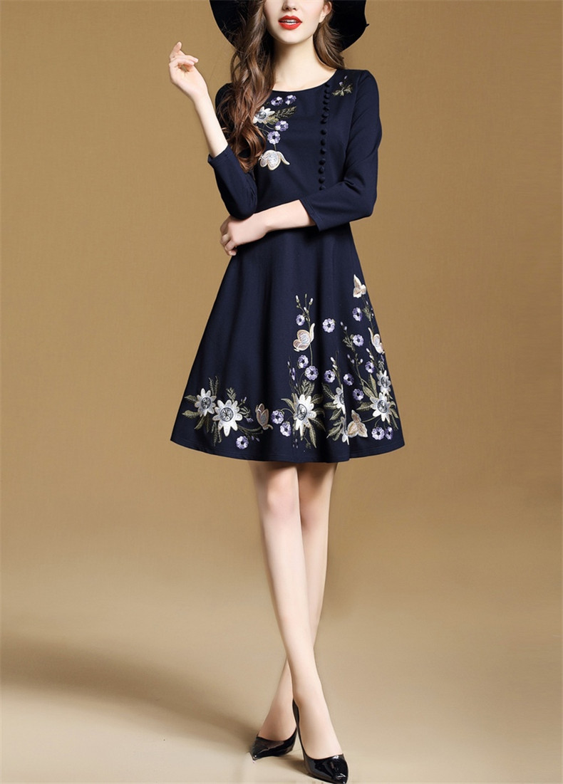 连衣裙 > 好质量2019春季新款优雅绣花修身中长连衣裙气质a字裙