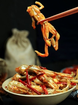美食饮品 休闲食品 > 四川劲爆麻辣青蛙』新鲜现做冷吃美蛙,让你吃到
