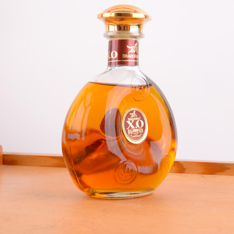 国产洋酒威士忌700ml加两小瓶白兰地248ml